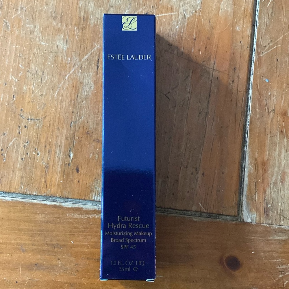 Estee Lauder Moisturizing Makeup